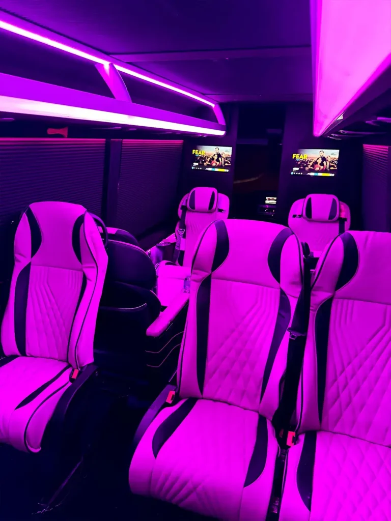 CR Minibus (Cream Interior)
